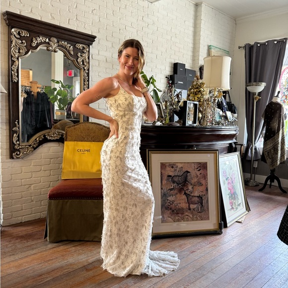 Vintage Wedding Dress - Picture 5 of 7